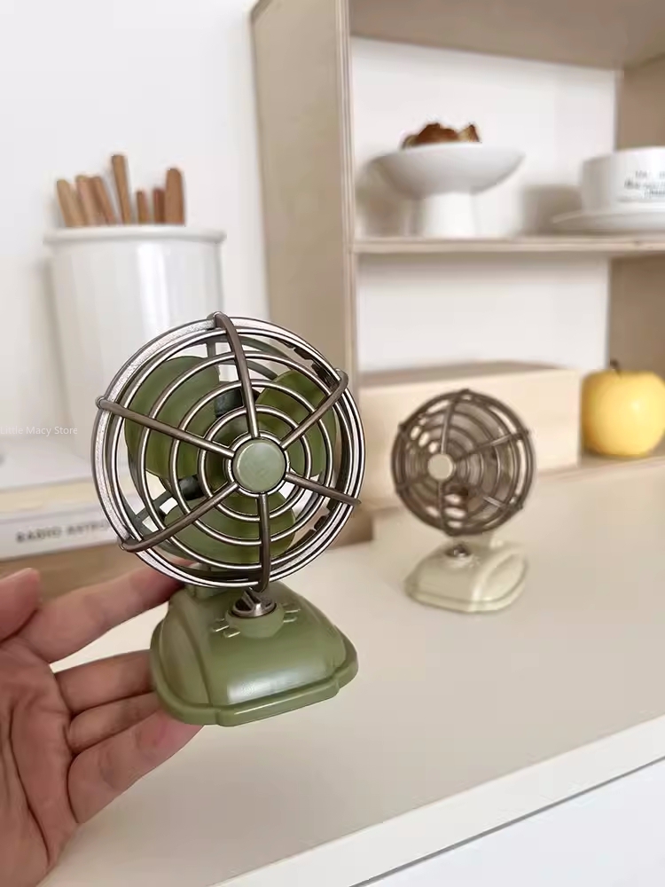 Retro Desktop Small Fan USB Ch - Office Furniture Wholesale recension och pris